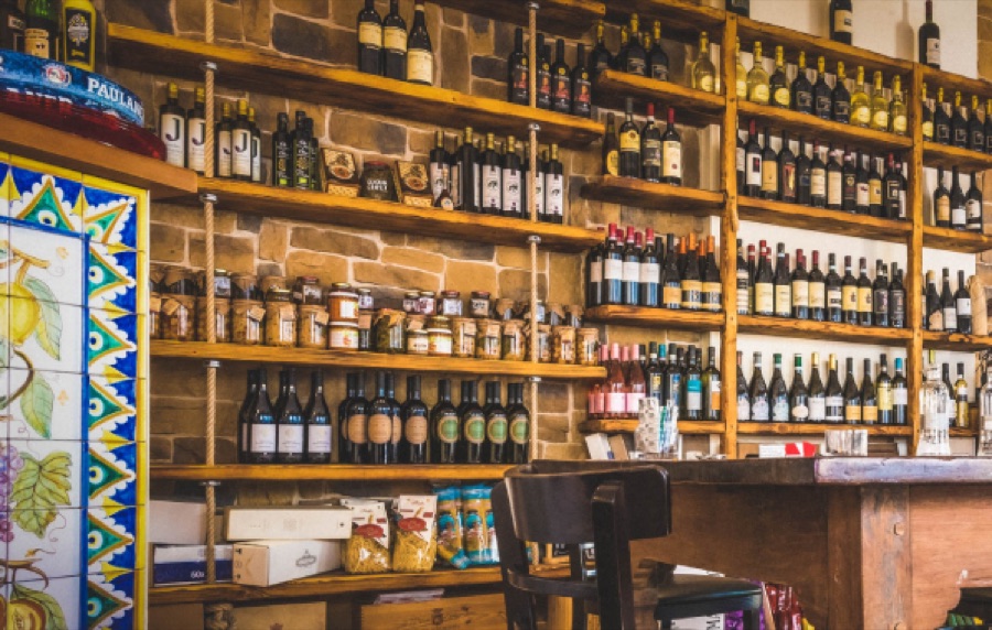 Alimentari-Regale mit italienischen Spezialitäten